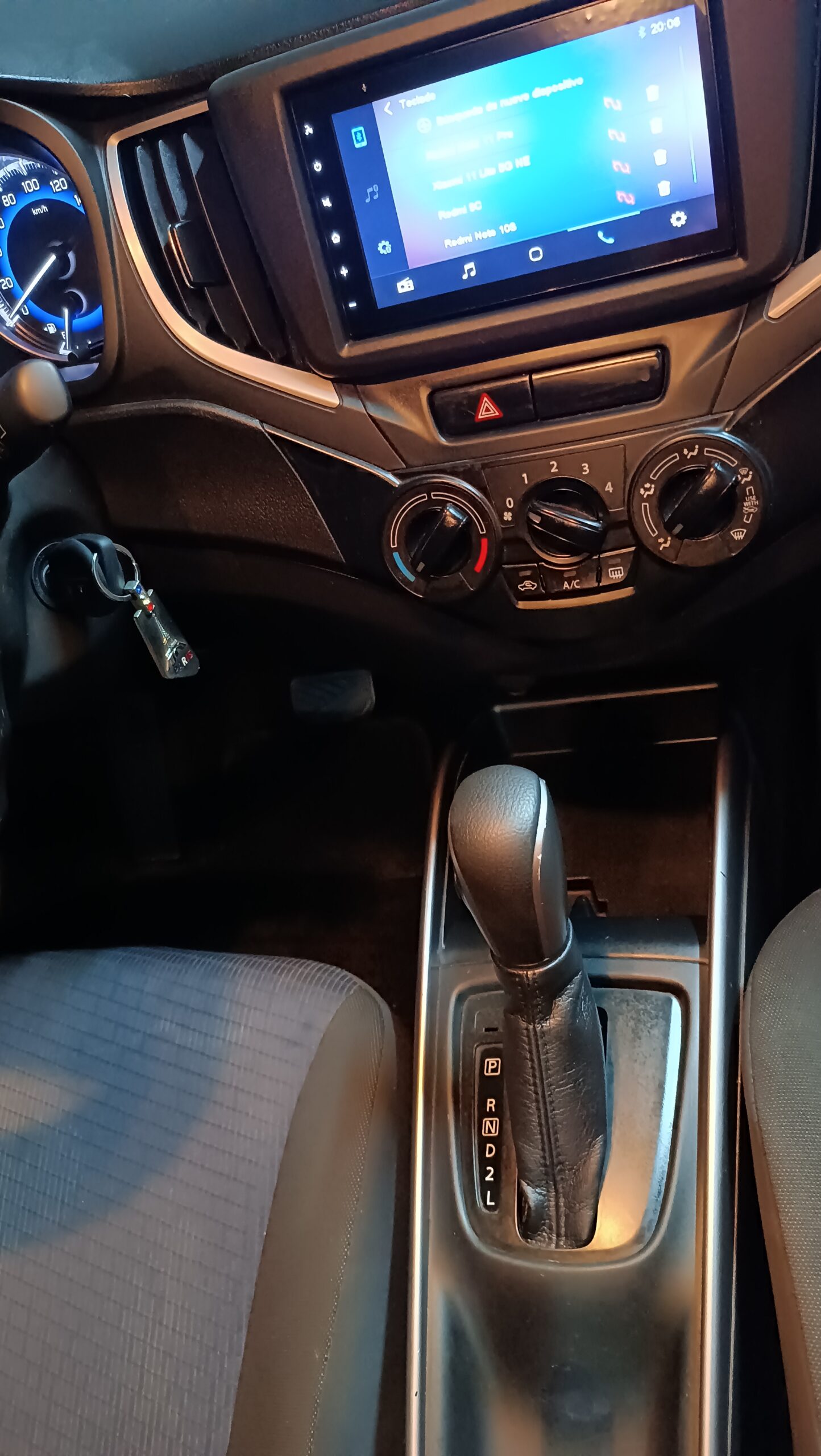 AUTO EN EXCELENTE ESTADO, IMPECABLE – TODO ORIGINAL DE FABRICA. SE VENDE POR VIAJE