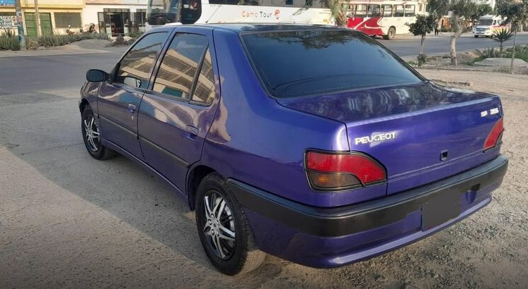 Sedan Peugeot 306 / 1995 – En Excelente Estado