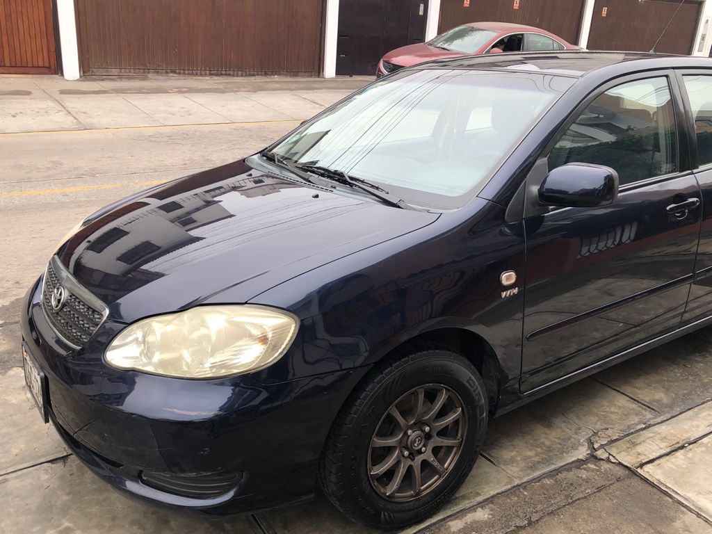 Vendo auto uso particular, full equipo, llantas nuevas, mantenimiento al día. Cel 984 351 717