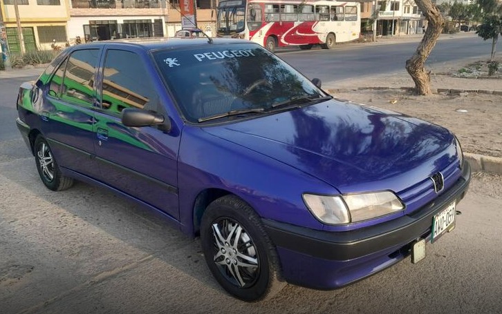 Sedan Peugeot 306 / 1995 – En Excelente Estado