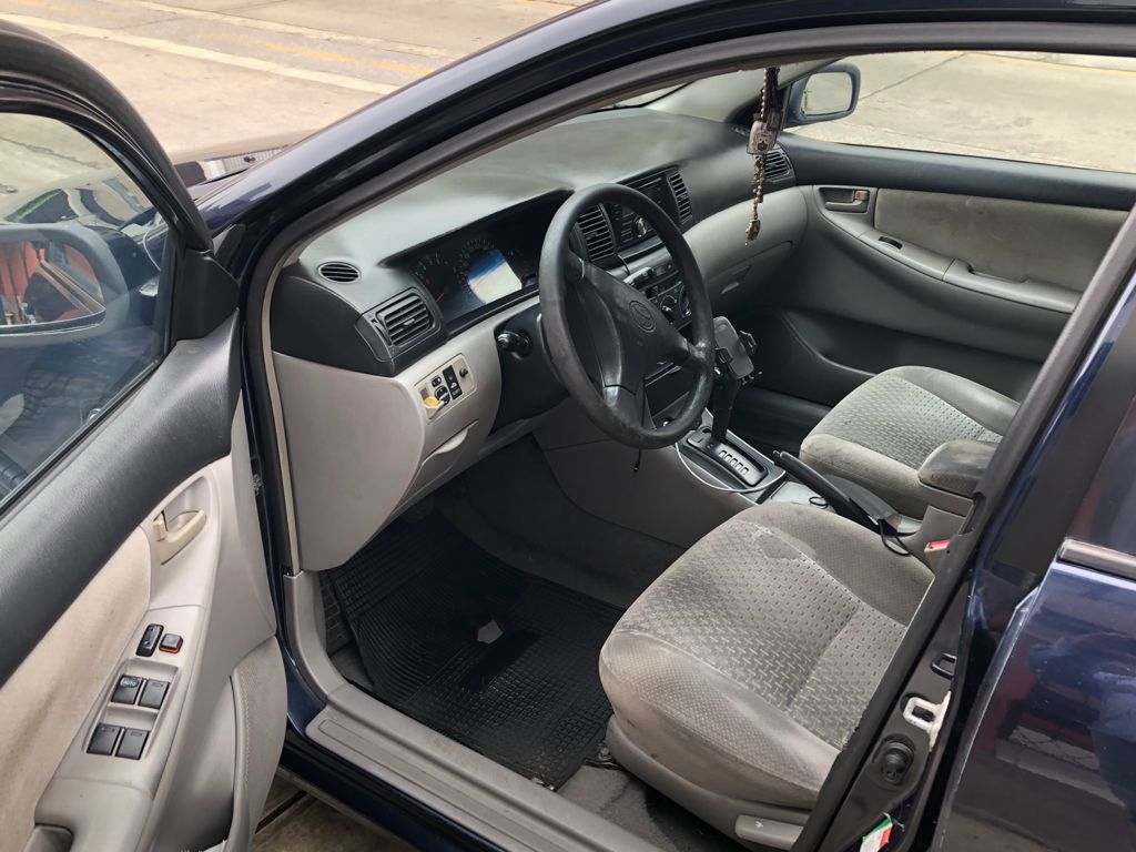 Vendo auto uso particular, full equipo, llantas nuevas, mantenimiento al día. Cel 984 351 717