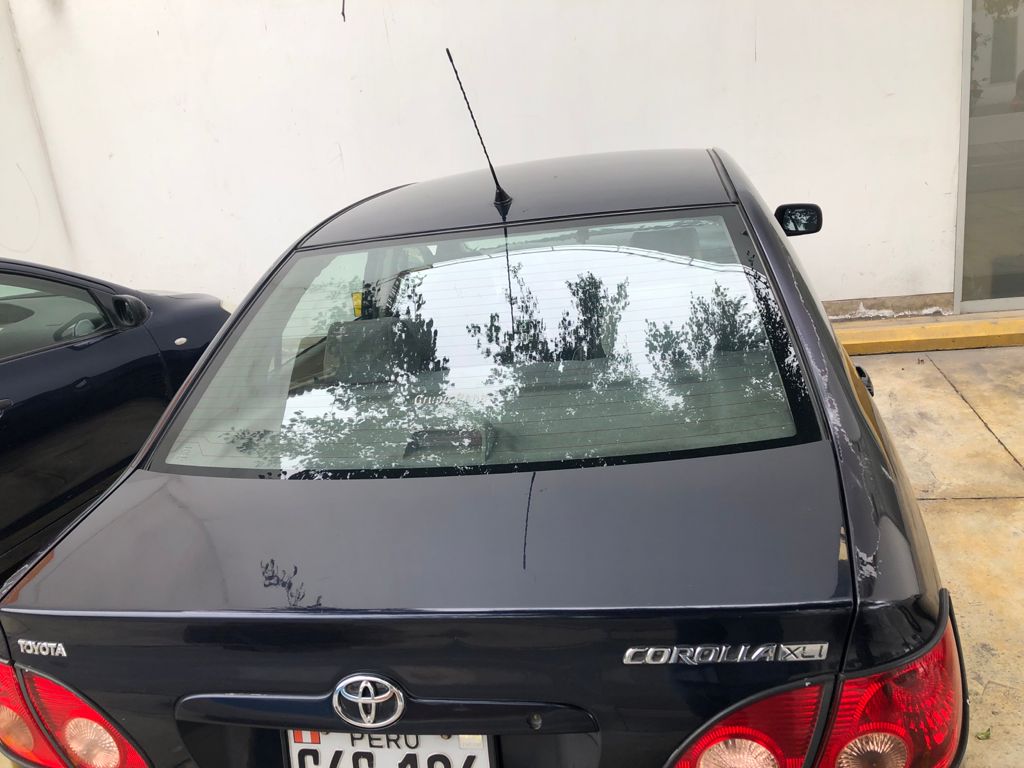 Vendo auto uso particular, full equipo, llantas nuevas, mantenimiento al día. Cel 984 351 717