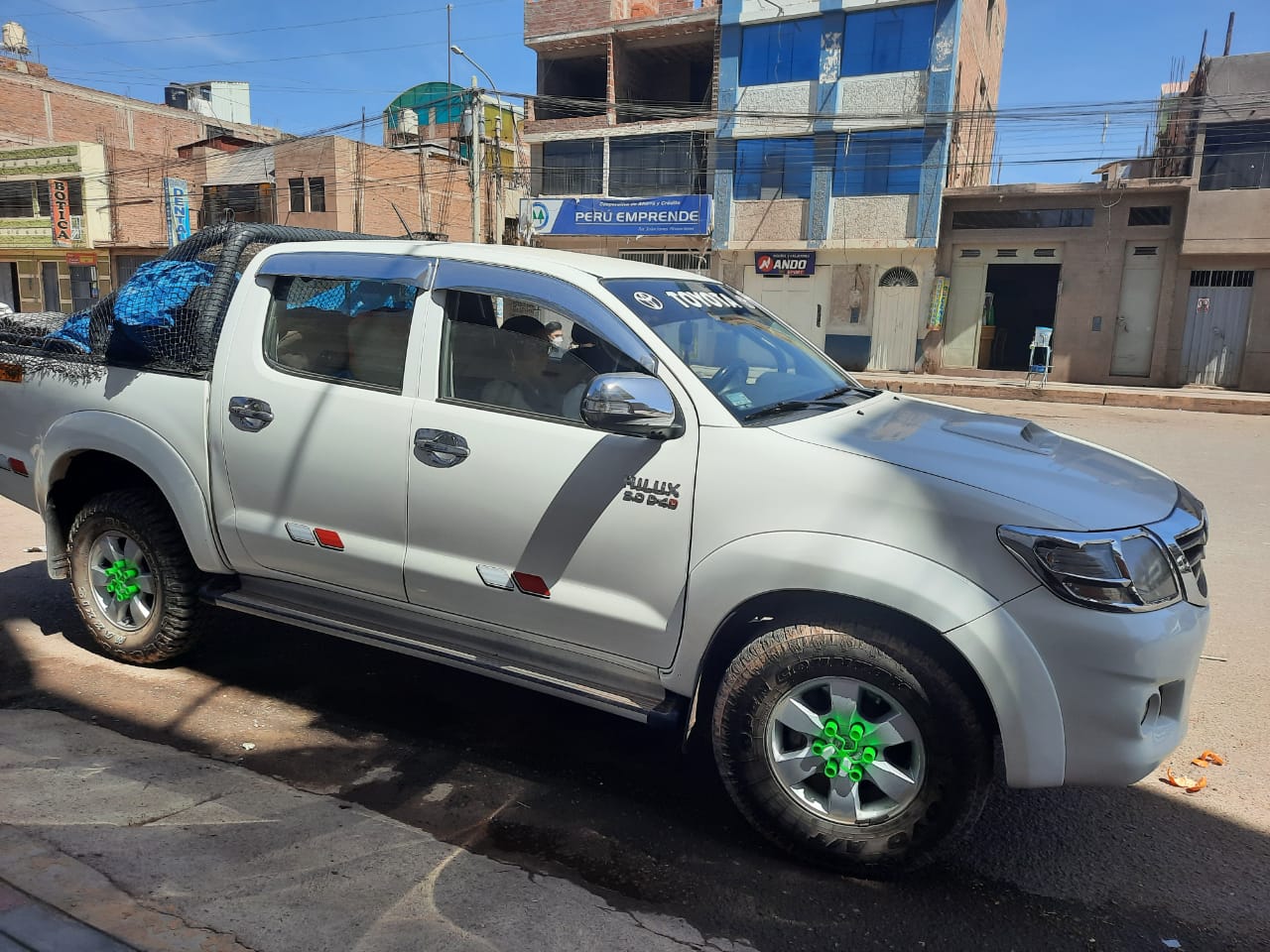 CAMIONETA 4X4 TOYOTA HILUX SRV – AÑO 2012 VERSION 2013