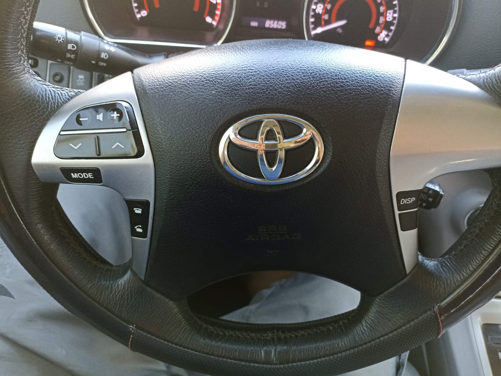 Vendo camioneta Toyota highlander 2013