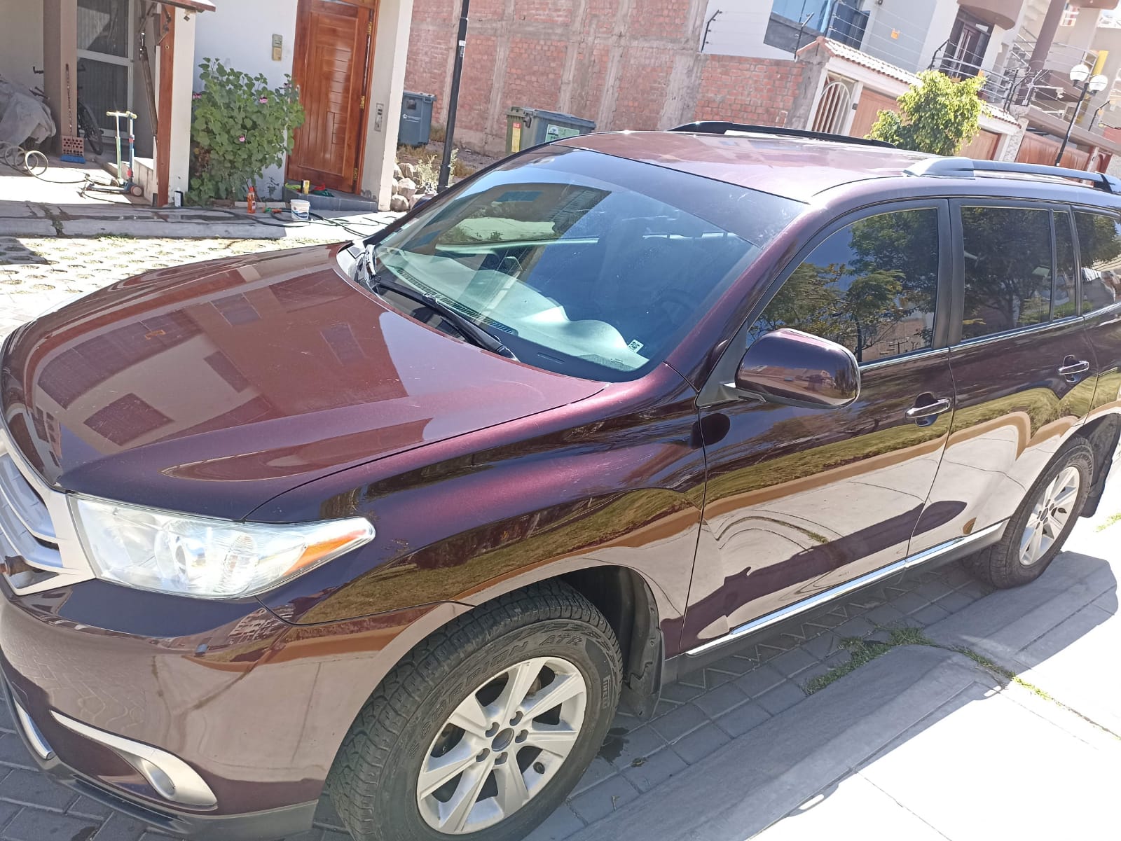 Vendo camioneta Toyota highlander 2013