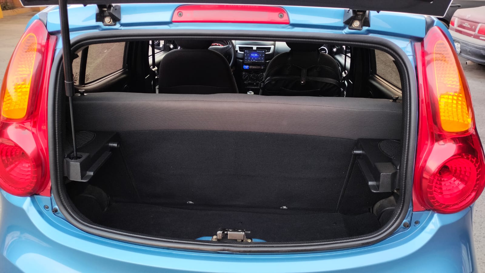 En Ocasión por viaje Vendo Vehículo