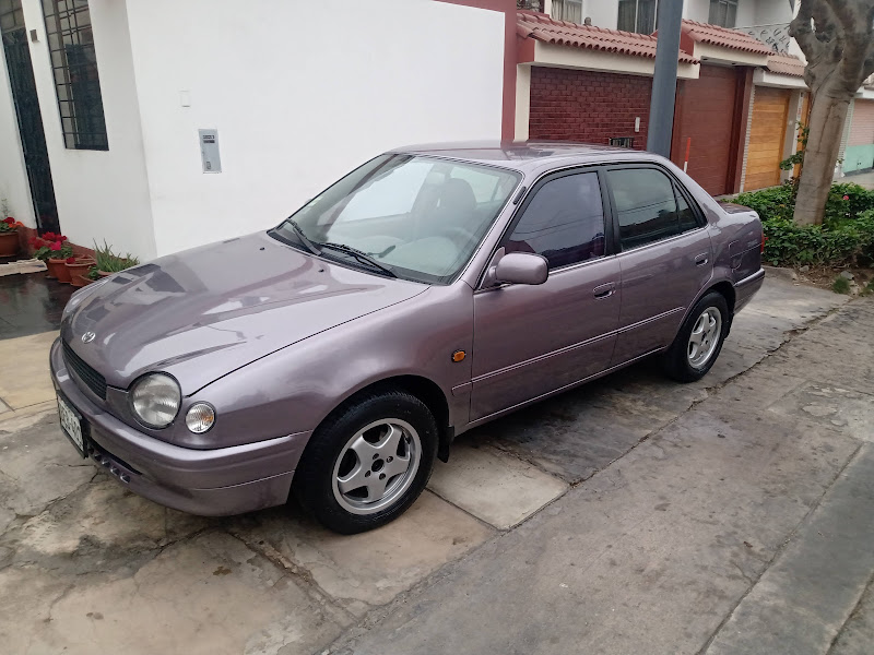 VENTA DE AUTO TOYOTA EN BUENAS CONDICIONES