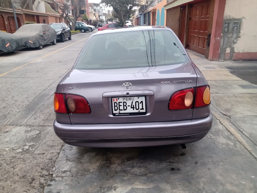 VENTA DE AUTO TOYOTA EN BUENAS CONDICIONES