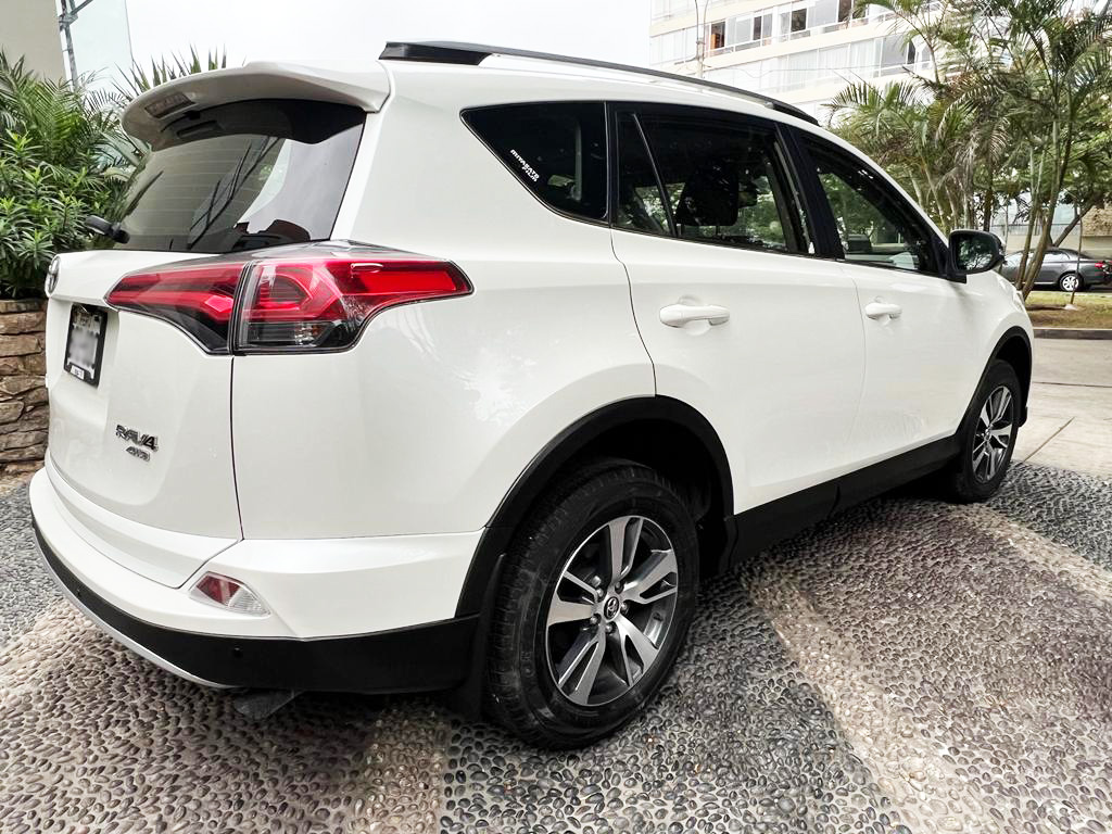 TOYOTA RAV4 2018