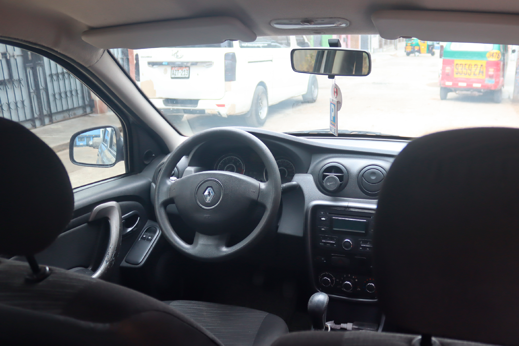 OCASIÓN RENAULT LOGAN – auto de segunda uso familiar