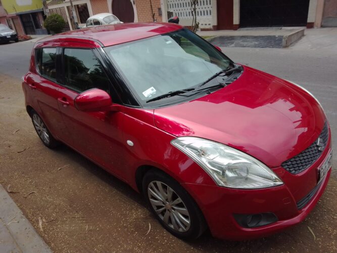 SUZUKI SWIFT HATCHBACK Fab.2013 – Rojo – FULL. Modelo: 2014 Transmisión Automática. Kilometraje: 78,000km Combustible: Gasolina Motor: 1.35L