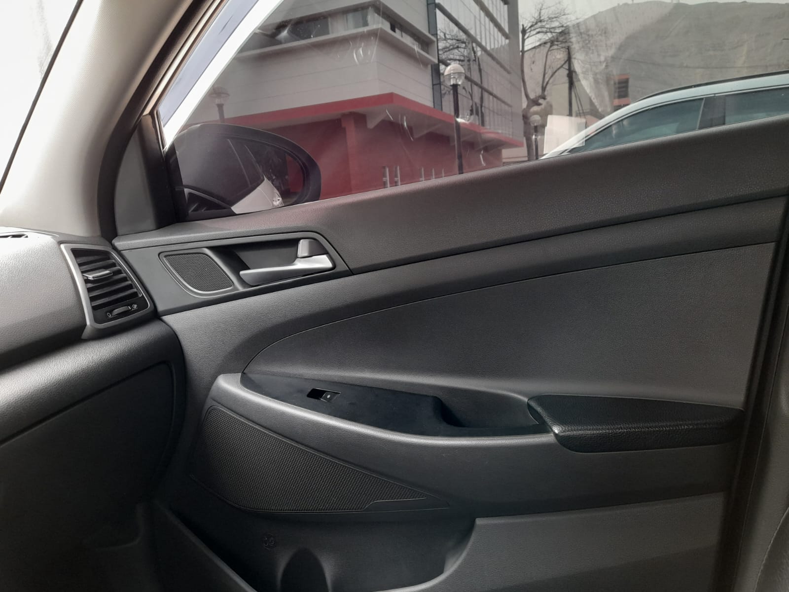 AUTO DE USO PERSONAL EN BUEN ESTADO