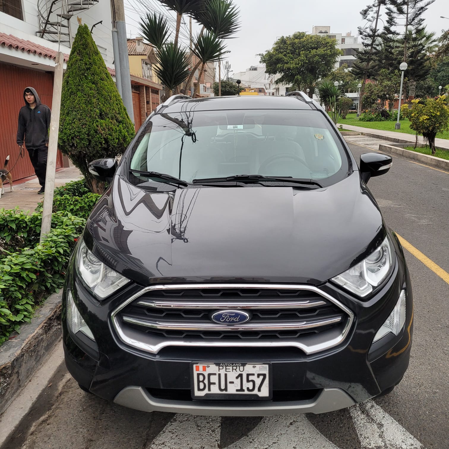 VENDO CAMIONETA DE USO PERSONAL 20 KM