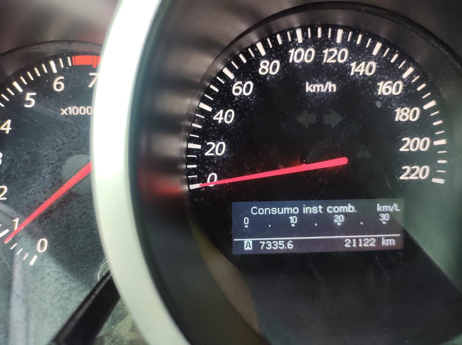 APROVECHA ESTA OPORTUNIDAD! AUTO SUZUKI GRAND NOMADE UNICO DUEÑO 21mil KM DE RECORRIDO