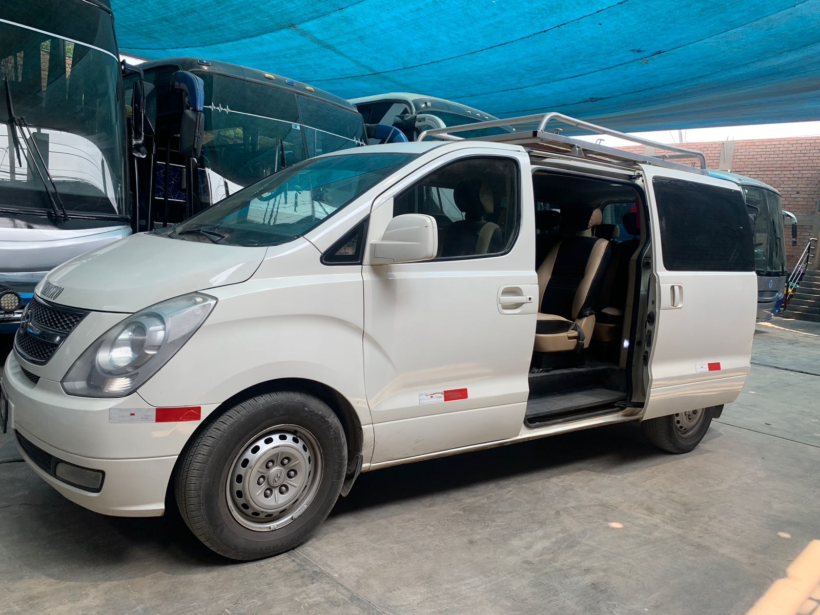 VAN H1 2011 EN VENTA