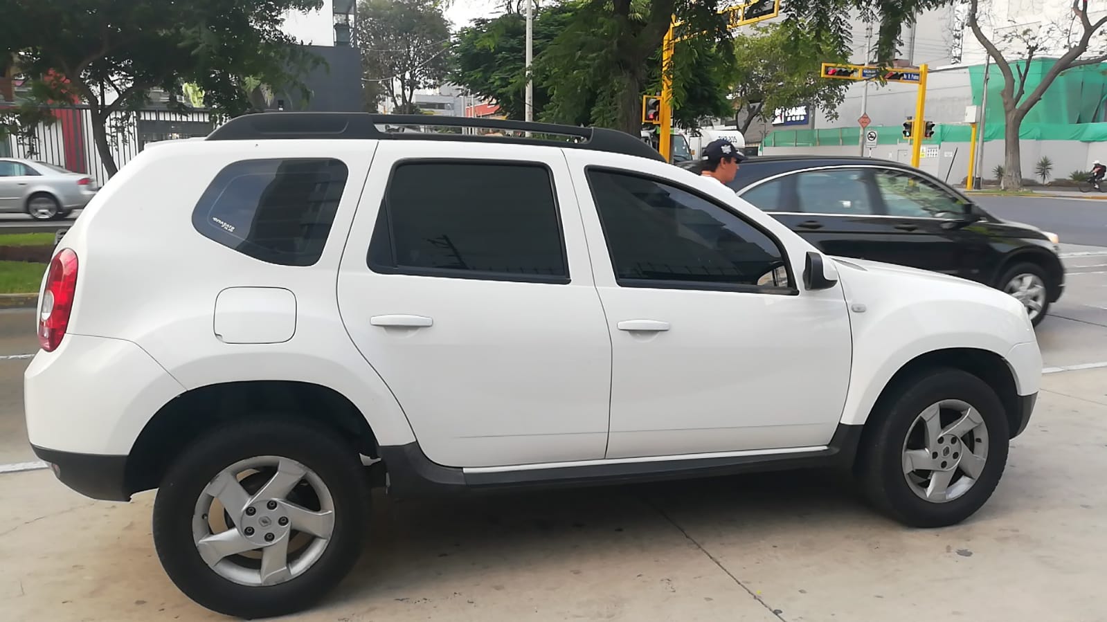 Vendo camioneta SUV Renault Duster 2016 Impecable