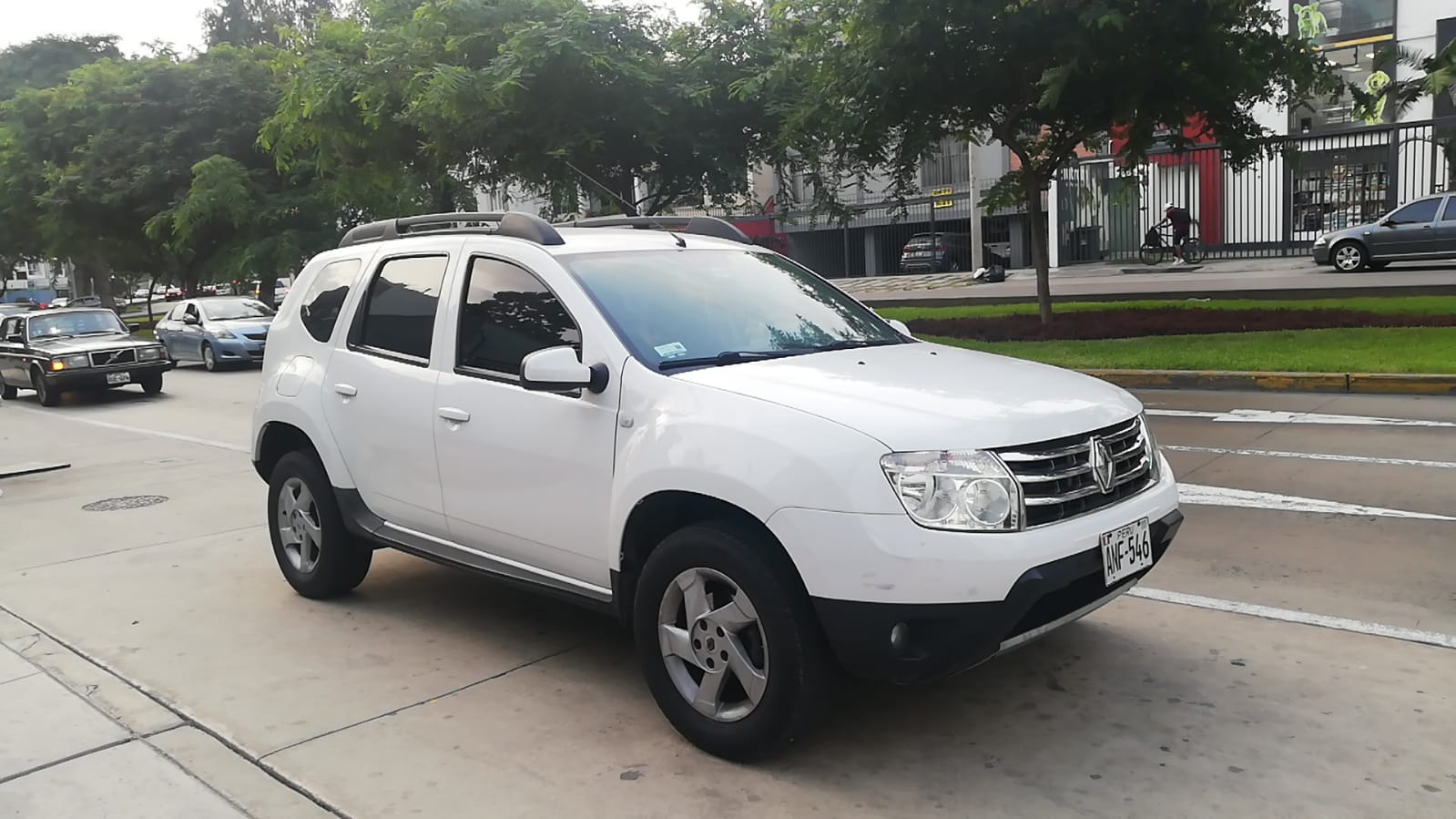 Vendo camioneta SUV Renault Duster 2016 Impecable