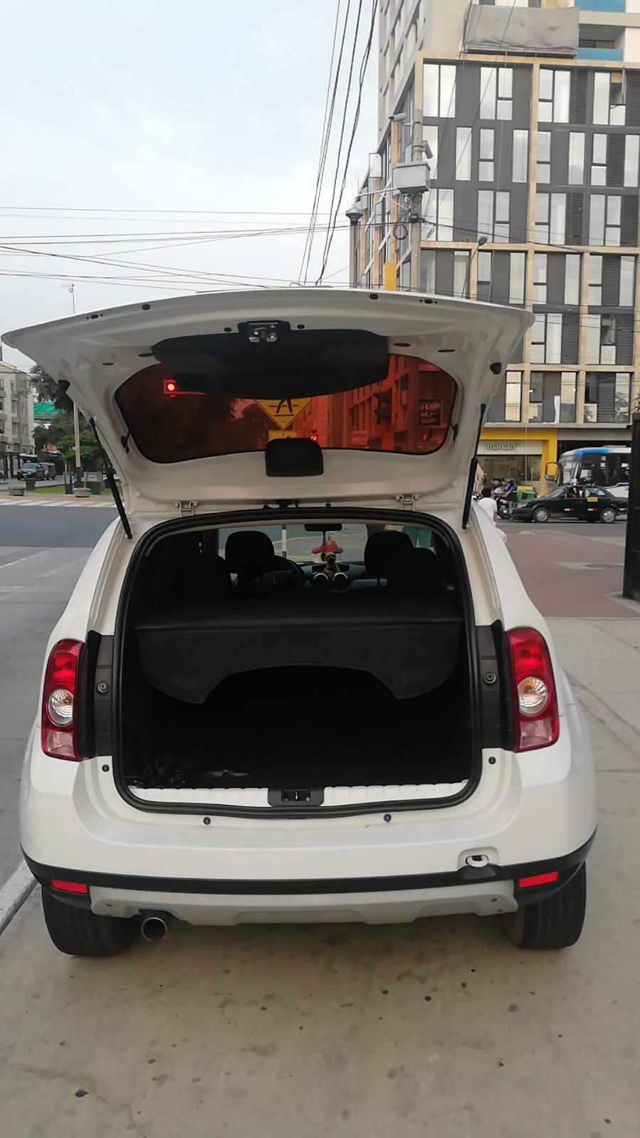 Vendo camioneta SUV Renault Duster 2016 Impecable