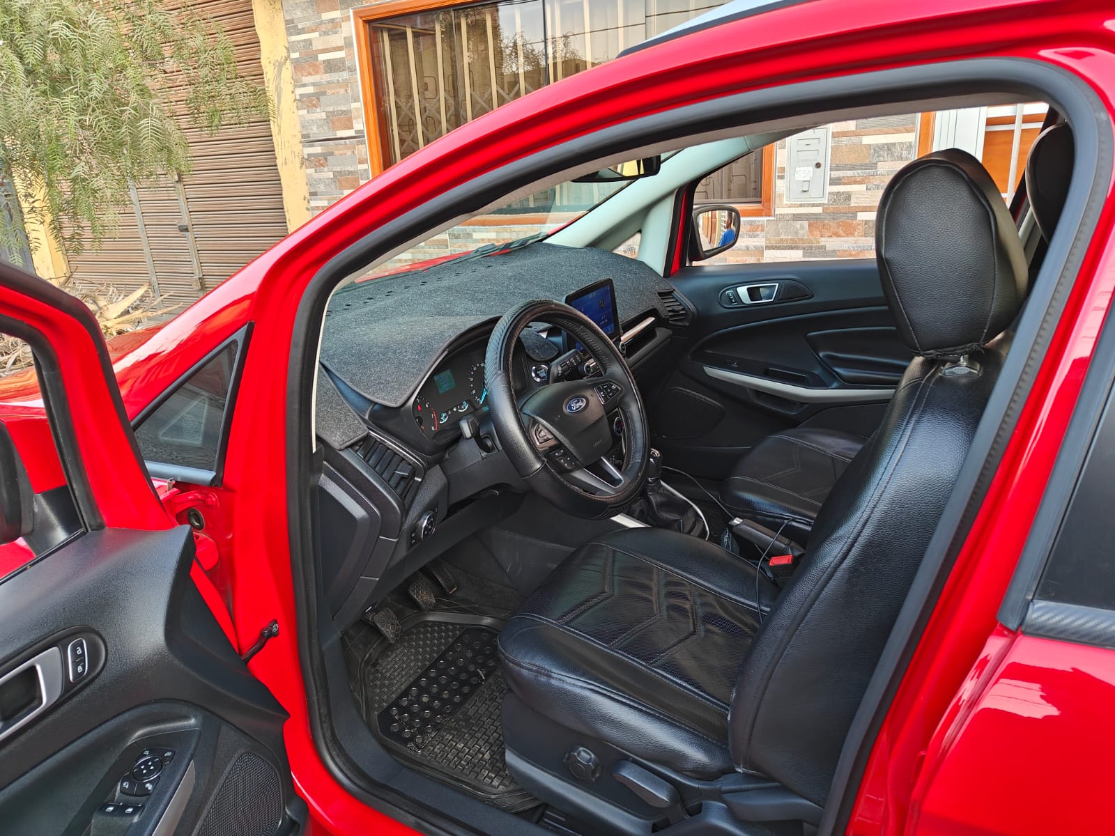 VENDO AUTO FORD ESCORT – MECANICO – AÑO 2022