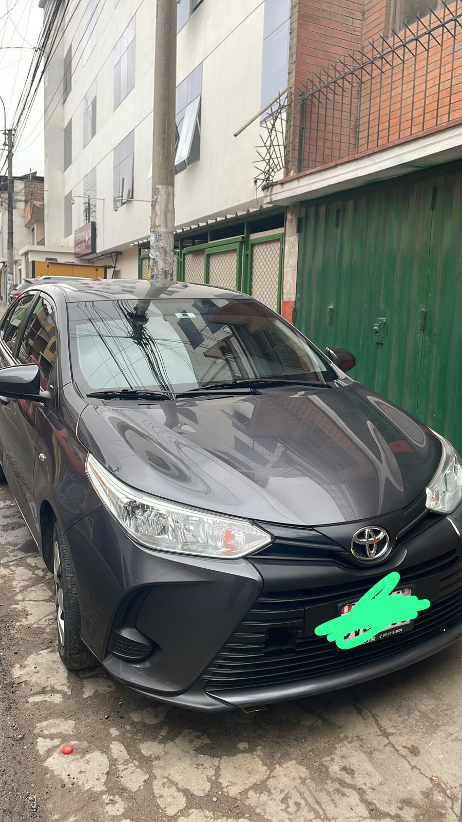 VENDO YARIS 2022 GNV 73MIL KM CON POLARIZADO