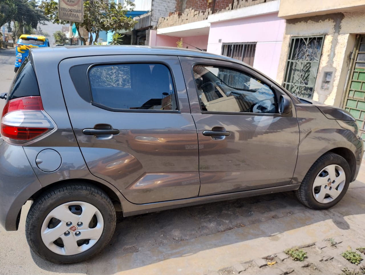 VENDO FIAT MOBI 2020 CON POCO KM NO CONTESTO NUMEROS DESCONOCIDOS -SOLO SMS O WSP