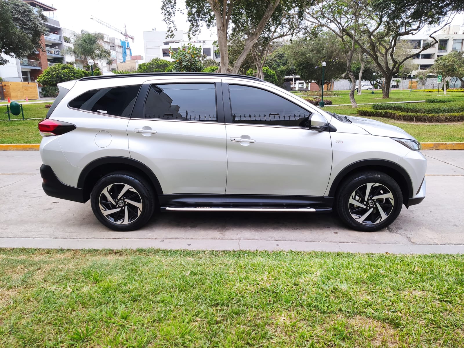 Seminueva unico dueño Toyota Rush Full-DLux AT