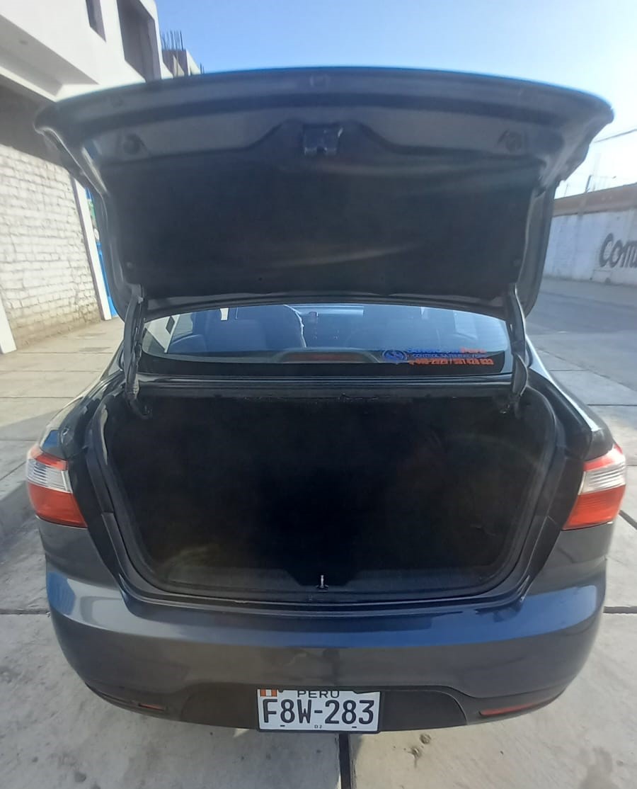 Se vende kia rio 2014