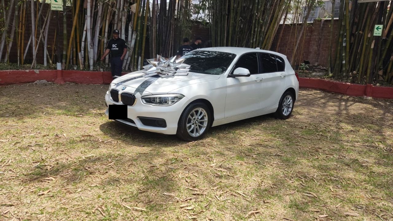 BMW 118I EXCELENTE ESTADO