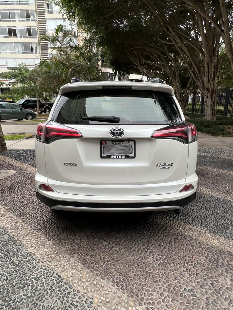 TOYOTA RAV4 2018