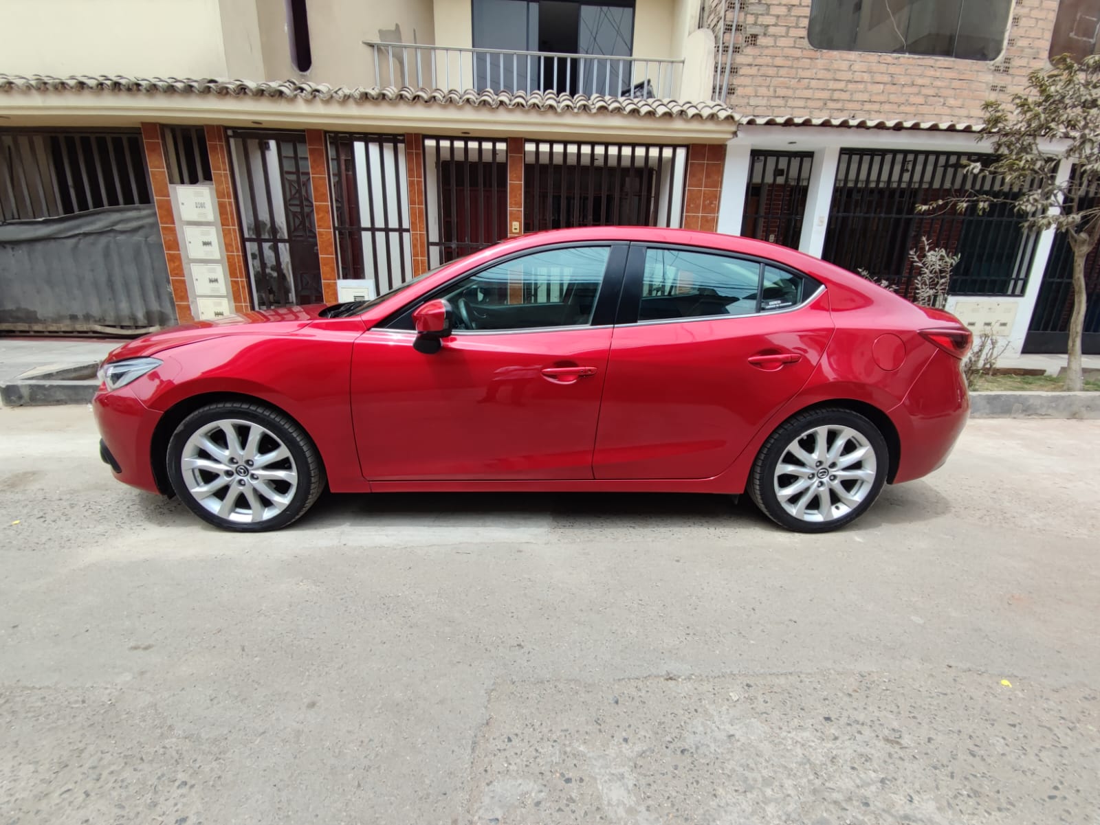 MAZDA 3 SEDAN 2.5 HIGH SPORT