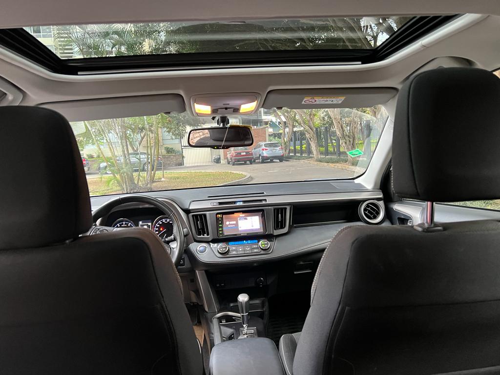 TOYOTA RAV4 2018